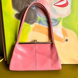 Wilsons Leather Coral Pink Leather Shoulder Bag with Kiss-Lock Frame